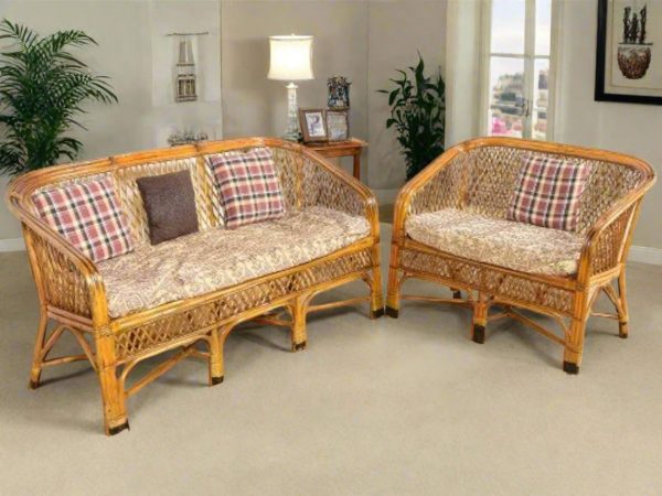 5 Seater Sofa Set  Includes Cushions and a Table Online